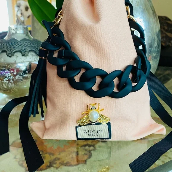 Gucci Beauty Drawstring Pouch - Picture 5 of 12